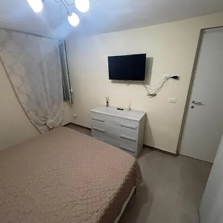 Donna Tina Lägenhet *