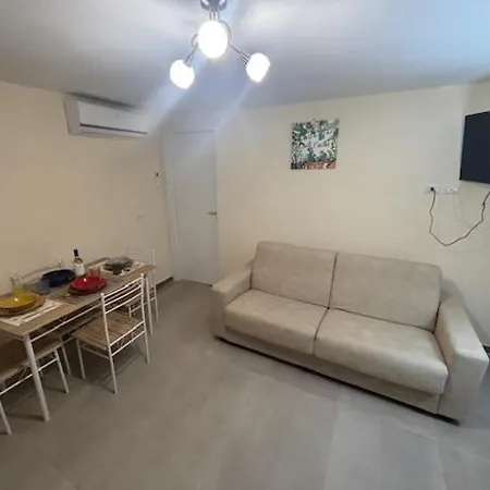 Donna Tina Lägenhet Catania